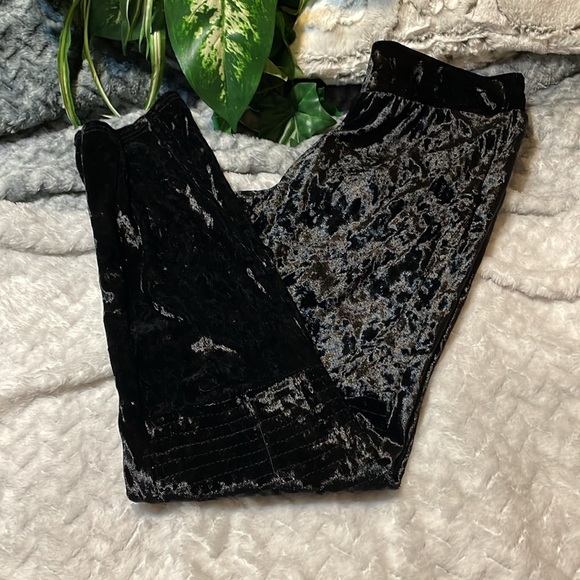 GB GIRLS BLACK CRUSHED VELVET “FLIRT” LEGGINGS PANTS WIDE ELASTIC WAIST SIZE:L - Picture 1 of 10